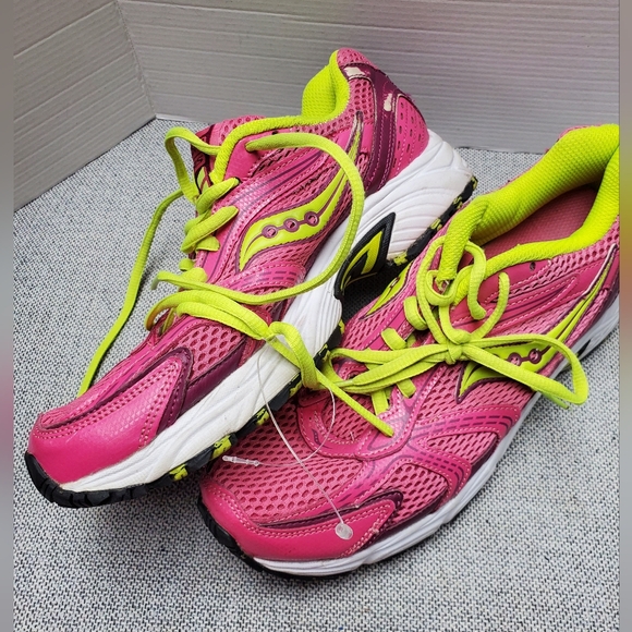 Saucony Women’s Hot Pink with Neon Yellow Athletic Running Shoes 9.5 - Picture 2 of 13